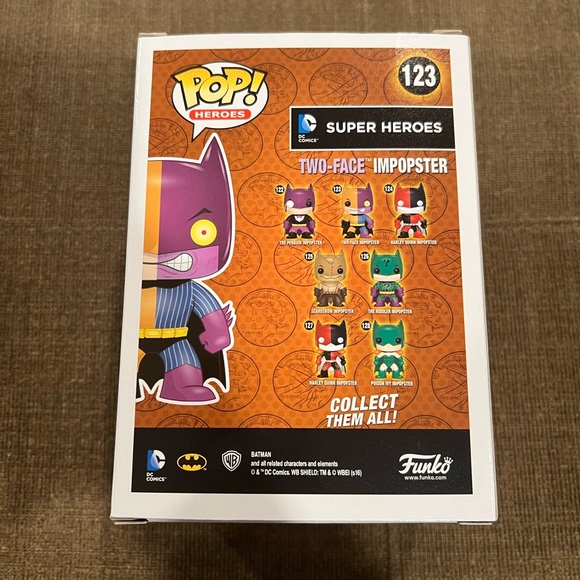 NWT Two-Face Imposter #123 DC Super Heroes Funko POP! Rare & Vaulted Figure - Picture 3 of 7